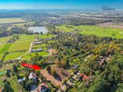 Prodej úchvatného pozemku určeného k výstavbě RD na Novém Hradci Králové, ulice Zámeček, cena 10400 CZK / m2, nabízí Reality Veličková